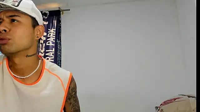  Logan Colton  online show from December 2025 08:49:01 PM