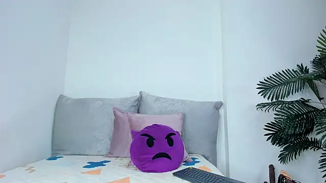 Lilygomezz online show from September 2025 09:35:02 AM