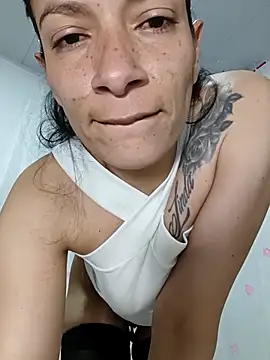 Snapshot of kim_lebanon chatting on October 2025 04:19:02 AM kim lebanon online show from October 2025 04:19:02 AM