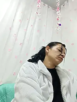 Snapshot of kim_lebanon chatting on October 2025 07:51:01 AM kim lebanon online show from October 2025 07:51:01 AM