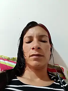 Snapshot of kim_lebanon chatting on February 2026 09:32:02 PM kim lebanon online show from February 2026 09:32:02 PM