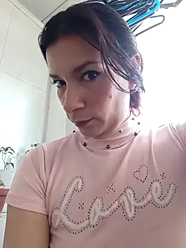 Snapshot of kim_lebanon chatting on March 2026 10:15:01 PM kim lebanon online show from March 2026 10:15:01 PM