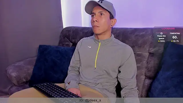 j deex online show from November 2025 04:49:01 PM