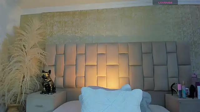 cloesummerr  online show from January 2026 01:26:01 PM