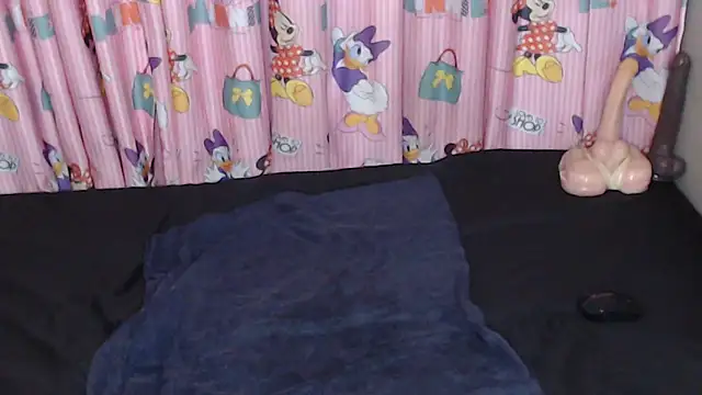 TrishahXo online show from June 2026 06:14:01 PM