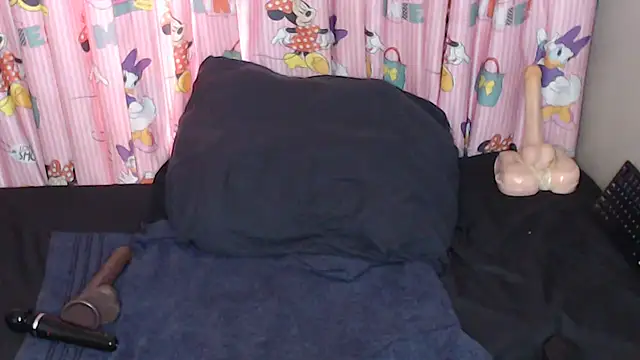 TrishahXo online show from June 2026 08:46:02 AM