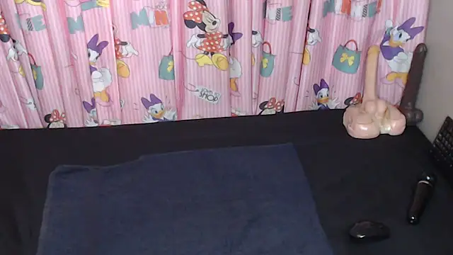 TrishahXo online show from June 2026 06:33:02 AM