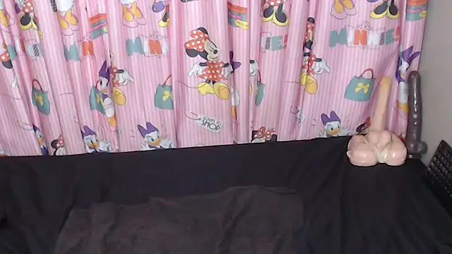 TrishahXo online show from June 2026 08:19:02 PM