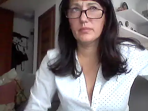 Elena48324 online show from November 2025 01:00:01 PM