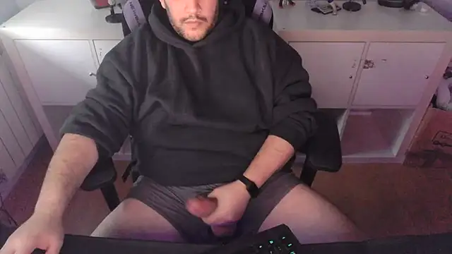 axelsito2 online show from October 2025 12:37:01 PM