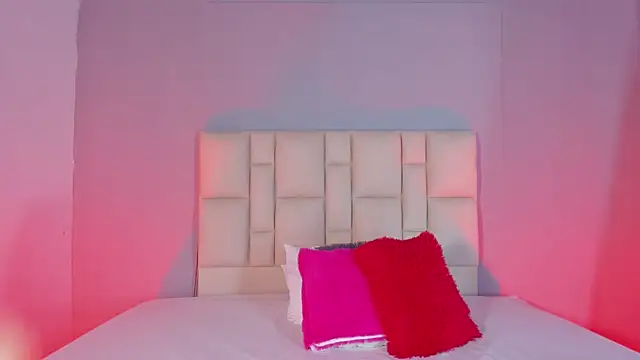 Snapshot of Zafiro__Brown chatting on January 2026 11:59:01 AM Zafiro Brown online show from January 2026 11:59:01 AM