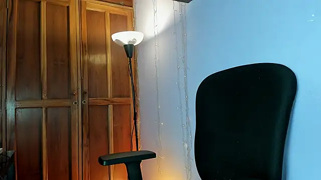 Dafne Mel online show from March 2026 02:13:02 PM