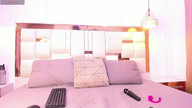 Snapshot of Skylar_Smith_ chatting on February 2026 12:48:02 PM Skylar Smith online show from February 2026 12:48:02 PM