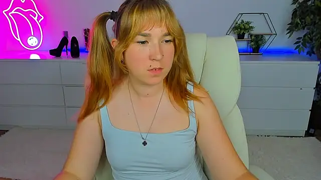 Snapshot of Sofii_darling chatting on October 2025 06:59:01 PM Sofii darling online show from October 2025 06:59:01 PM