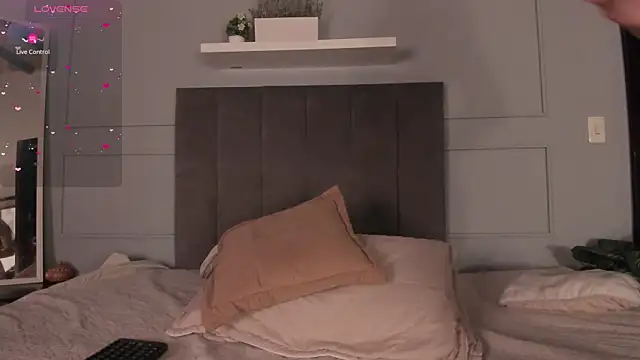 Sweet Janne  online show from October 2025 07:05:01 PM