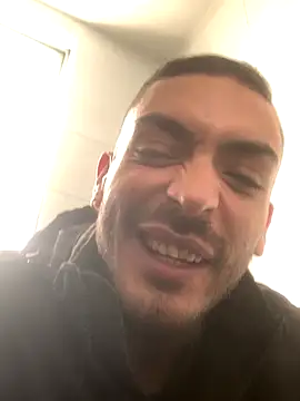 Snapshot of malek_xarx_ chatting on September 2025 02:28:01 PM malek xarx online show from September 2025 02:28:01 PM