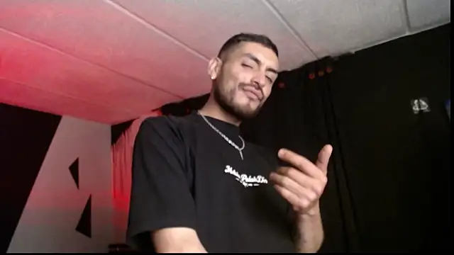 Snapshot of malek_xarx_ chatting on November 2025 02:33:01 AM malek xarx online show from November 2025 02:33:01 AM