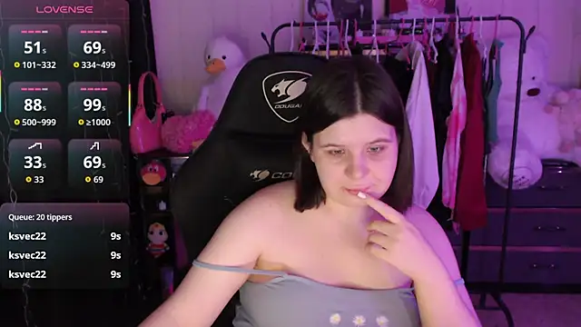 AmyVibess online show from April 2026 08:57:02 PM