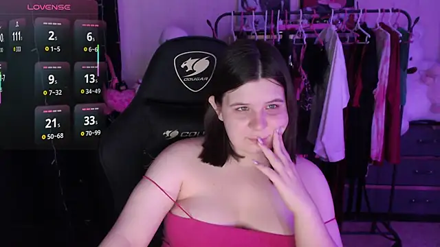 AmyVibess online show from June 2026 07:07:01 PM