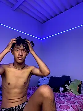 Snapshot of Danny_cute_05 chatting on September 2025 01:18:01 AM Danny cute 05 online show from September 2025 01:18:01 AM
