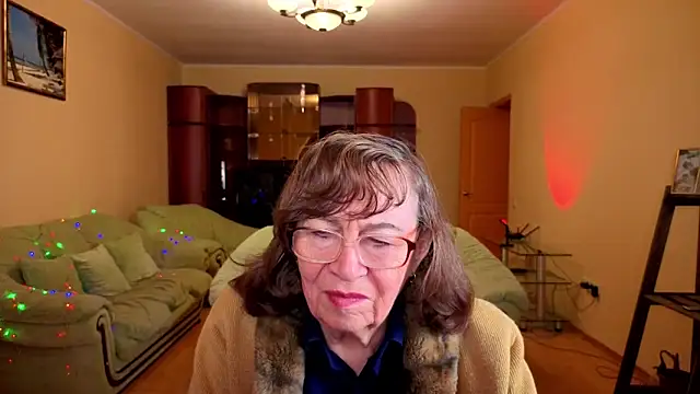 Snapshot of Betty_Brick chatting on December 2025 01:41:02 PM Betty Brick online show from December 2025 01:41:02 PM