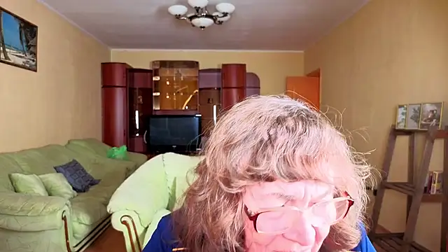 Snapshot of Betty_Brick chatting on January 2026 07:28:02 PM Betty Brick online show from January 2026 07:28:02 PM