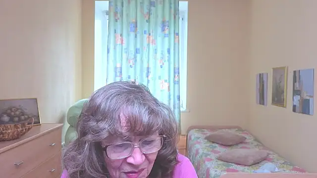 Snapshot of Betty_Brick chatting on April 2026 12:10:01 PM Betty Brick online show from April 2026 12:10:01 PM