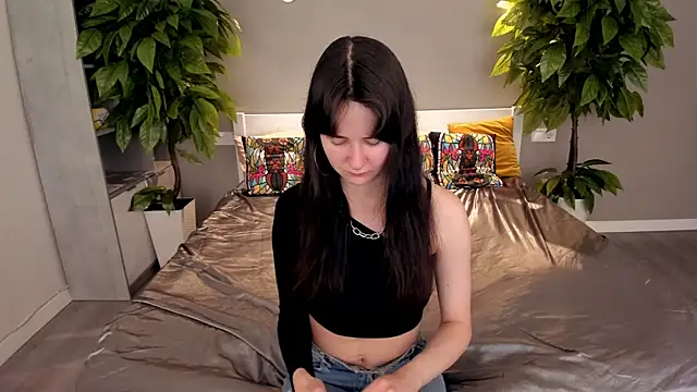 BerryDiva online show from October 2025 07:54:01 PM