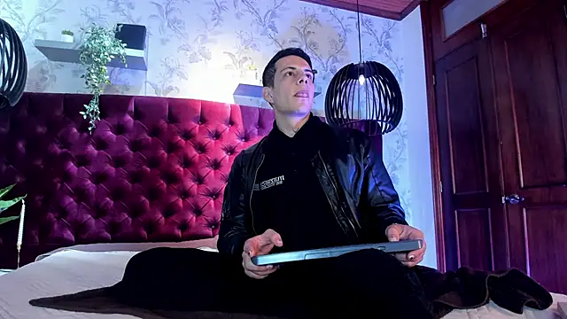 Dustin Sonne online show from November 2025 03:38:01 AM