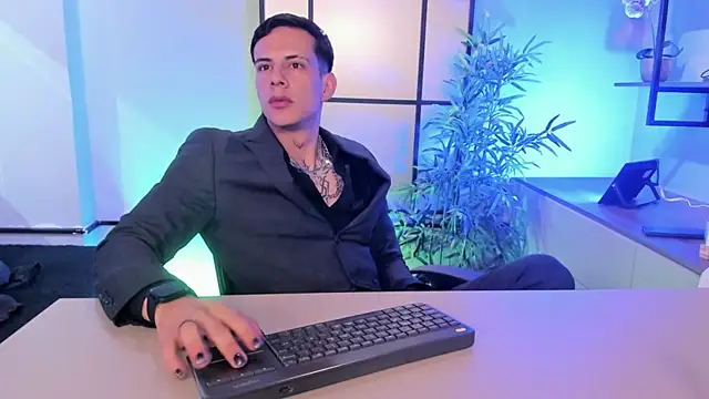 Dustin Sonne online show from June 2026 03:32:02 AM