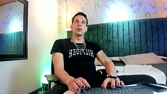Dustin Sonne online show from June 2026 03:40:02 AM