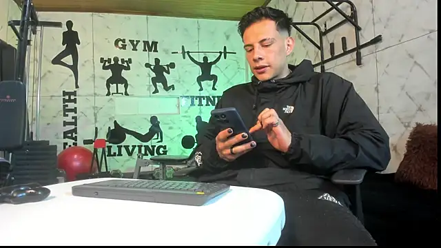 Dustin Sonne online show from June 2026 03:38:02 AM