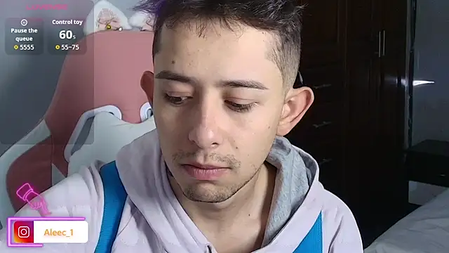 Snapshot of Aleecandrews chatting on September 2025 07:17:02 PM Aleecandrews online show from September 2025 07:17:02 PM