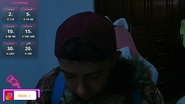 Snapshot of Aleecandrews chatting on September 2025 07:19:02 PM Aleecandrews online show from September 2025 07:19:02 PM