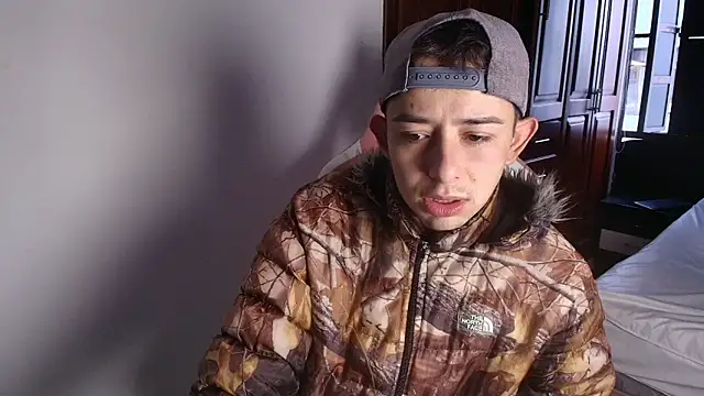 Snapshot of Aleecandrews chatting on October 2025 07:34:01 PM Aleecandrews online show from October 2025 07:34:01 PM