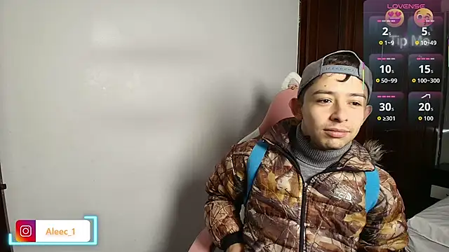 Snapshot of Aleecandrews chatting on October 2025 07:14:02 PM Aleecandrews online show from October 2025 07:14:02 PM