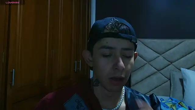 Snapshot of Aleecandrews chatting on October 2025 07:47:02 PM Aleecandrews online show from October 2025 07:47:02 PM