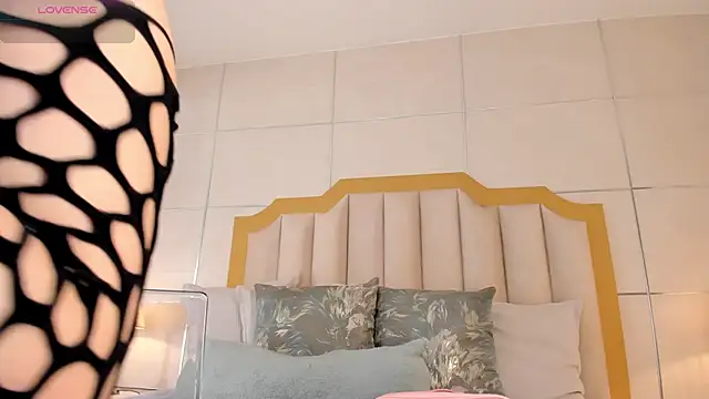 Snapshot of MaddieParker chatting on November 2025 11:18:01 PM MaddieParker online show from November 2025 11:18:01 PM