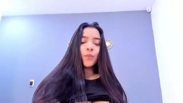 KamilaBetancourt online show from June 2026 01:33:01 PM