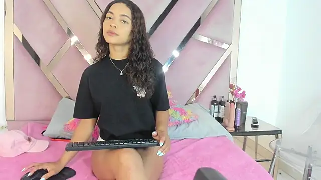 Akiraht online show from November 2025 08:31:01 PM