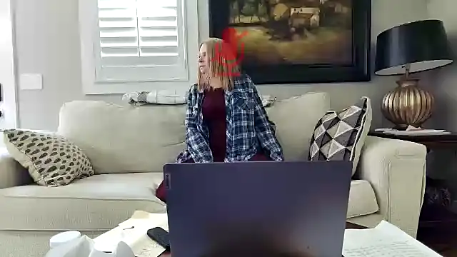 Snapshot of JulieHolliday chatting on November 2025 08:19:01 PM JulieHolliday online show from November 2025 08:19:01 PM