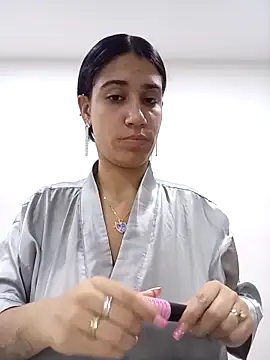 Samantha hotly online show from October 2025 12:03:01 PM