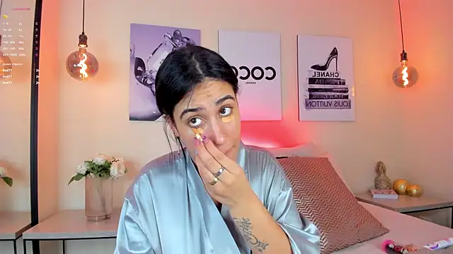 Samantha hotly online show from April 2026 12:03:01 PM
