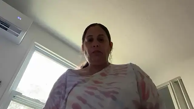 PrettyKittyMia online show from May 2026 07:43:02 PM