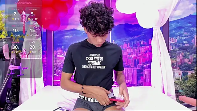 MilthonDelis online show from September 2025 03:00:01 AM