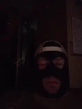 JoeyUhOh online show from November 2025 10:02:02 AM