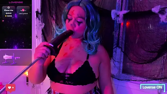 Snapshot of sharlotthe_bigass chatting on October 2025 03:27:01 AM sharlotthe bigass online show from October 2025 03:27:01 AM