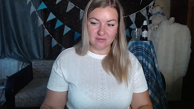 Snapshot of NikaSkylink chatting on September 2025 03:43:01 AM NikaSkylink online show from September 2025 03:43:01 AM