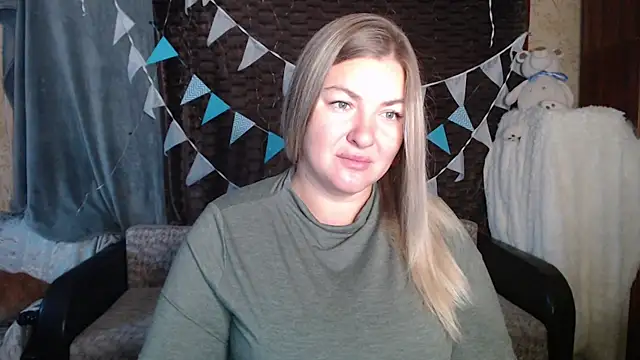 Snapshot of NikaSkylink chatting on October 2025 03:48:02 AM NikaSkylink online show from October 2025 03:48:02 AM