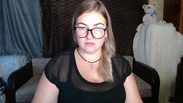 Snapshot of NikaSkylink chatting on October 2025 03:51:01 AM NikaSkylink online show from October 2025 03:51:01 AM